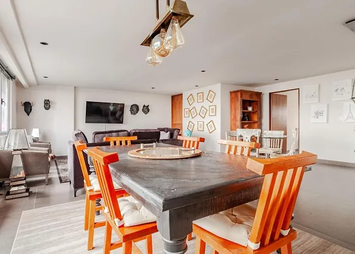 Santa Fe, Spectacular Home With Balcony